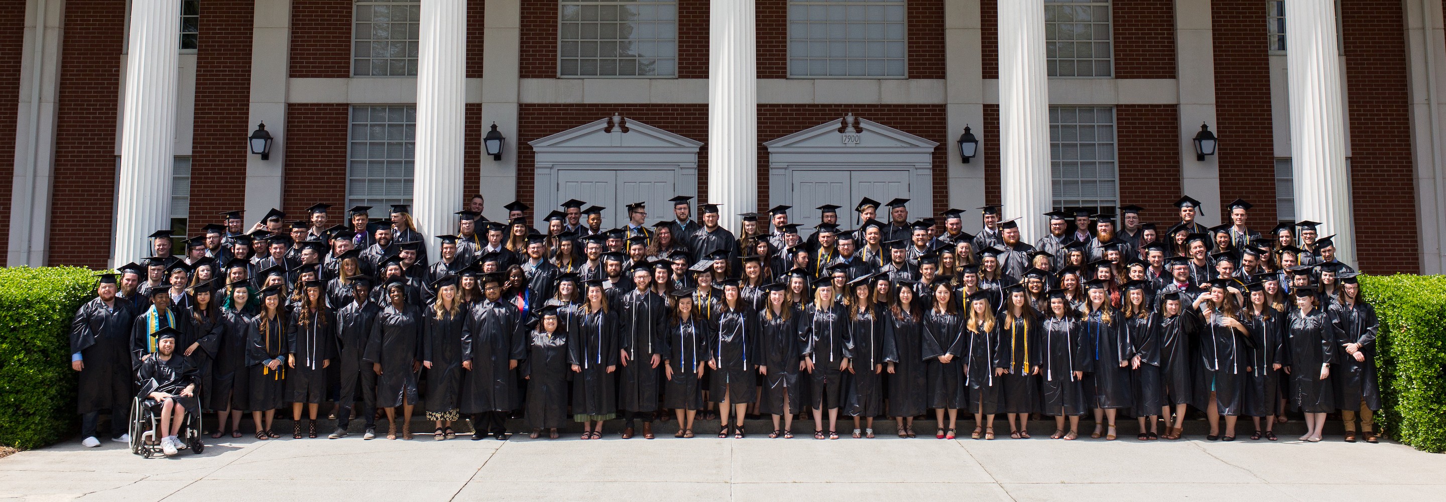 2019 graduating class before commencement
